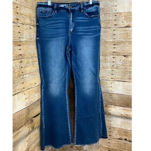 KANCAN HIGH-RISE SUPER FLARE STRETCH CASUAL WESTERN EVERYDAY WEAR JEANS SIZE 30 - Picture 1 of 11